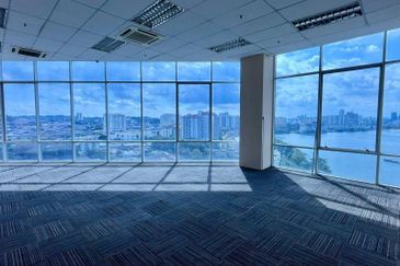 Pusat Perdagangan Seri Kembangan