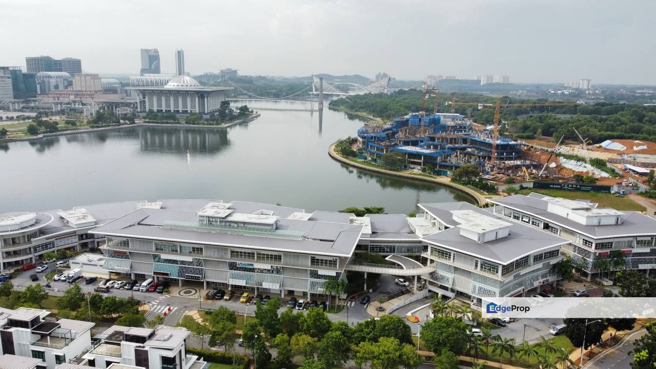 SHOP LOT FACING LAKE AYER 8, PUTRAJAYA for Sale RM2,500,000 By AZMI