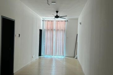 PR1MA Lakefront Homes