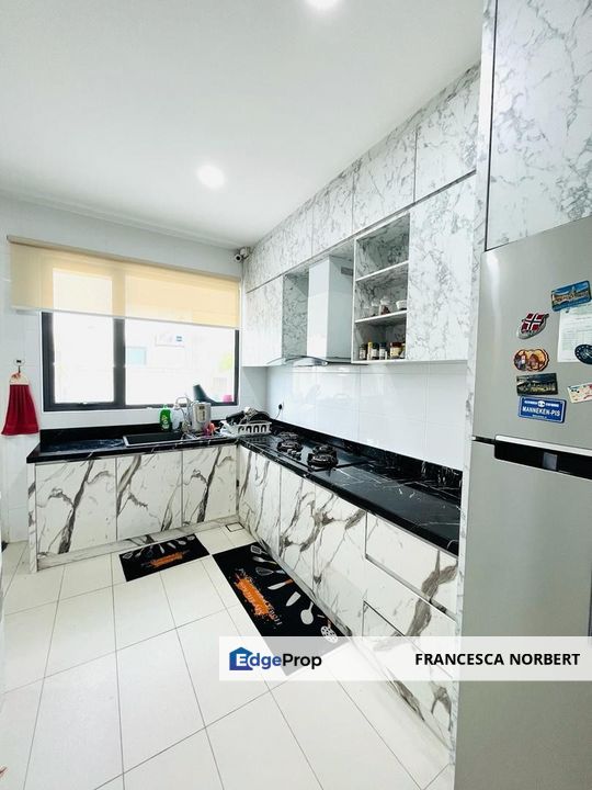 SAFE NEIGHBOURHOOD FULLY FURNISHED SEJATI RESIDENCE CYBERJAYA 3 STOREY SEMI DETACHED HOUSE FOR RENT , Selangor, Cyberjaya