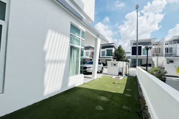 Clover Garden Residences