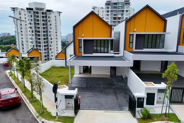 East 57 (Residensi Laman Timur)