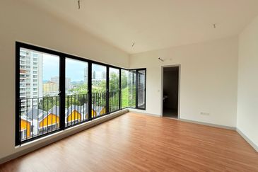 East 57 (Residensi Laman Timur)