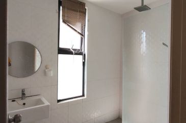 Zefer Hill Residence