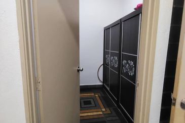 Zefer Hill Residence