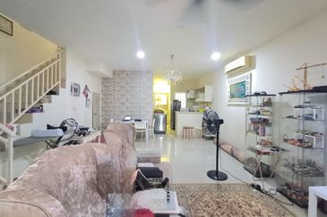 Laman Delfina @ Nilai Impian