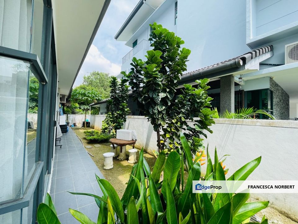 RENOVATED MODERN DESIGN 3 STOREY SEMI- D FOR SALE @ CAHAYA ALAM, SEKSYEN U12 SHAH ALAM, Selangor, Shah Alam