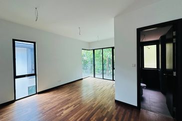 Vittaria, Setia Eco Glades