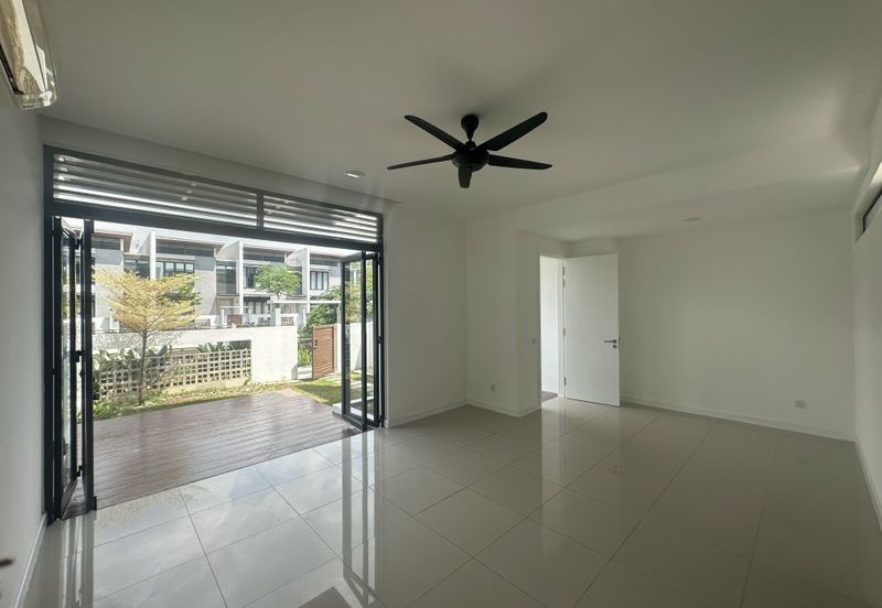 Mozart, Symphony Hills