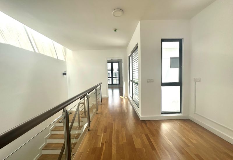 Mozart, Symphony Hills