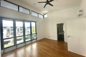 Mozart, Symphony Hills