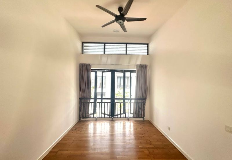 Mozart, Symphony Hills