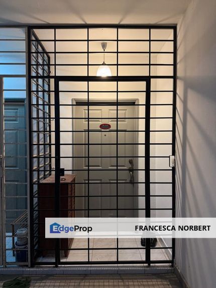 Low Rise, Partly Furnished Good Move in Condition Paradesa Tropica Condominium, Bandar Sri Damansara for Sale, Selangor, Bandar Sri Damansara