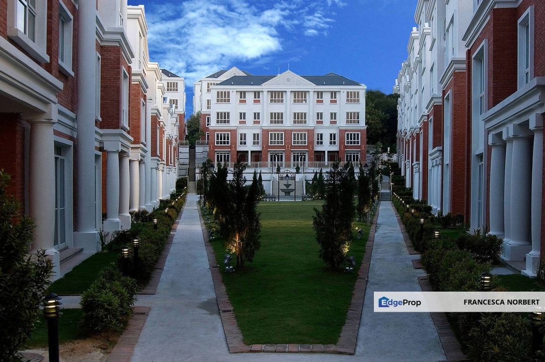 WELL MAINTAINED, LOW DENSITY WITH ENGLISH COLONIAL DESIGN 3-Storey Semi Detached @ Mesra Terrace, Dutamas KL for Sale (Phase 2 with Extra Land), Kuala Lumpur, Dutamas