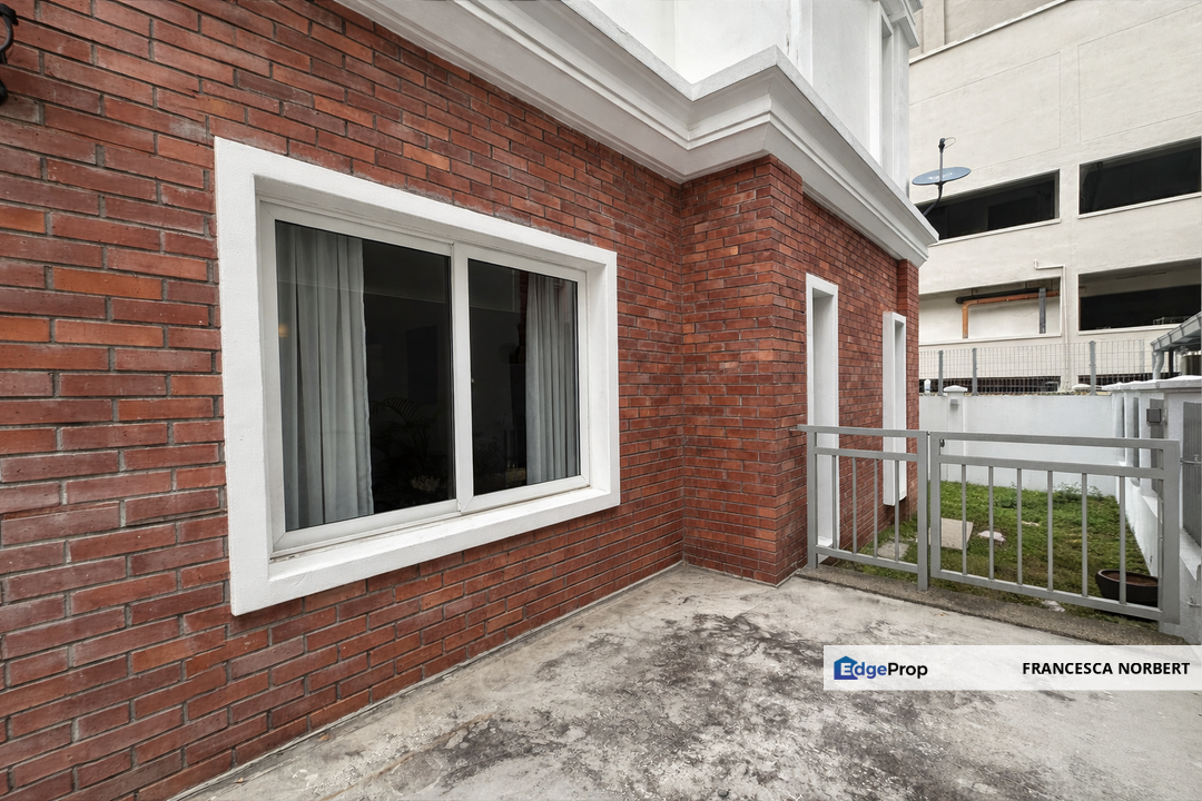 WELL MAINTAINED, LOW DENSITY WITH ENGLISH COLONIAL DESIGN 3-Storey Semi Detached @ Mesra Terrace, Dutamas KL for Sale (Phase 2 with Extra Land), Kuala Lumpur, Dutamas