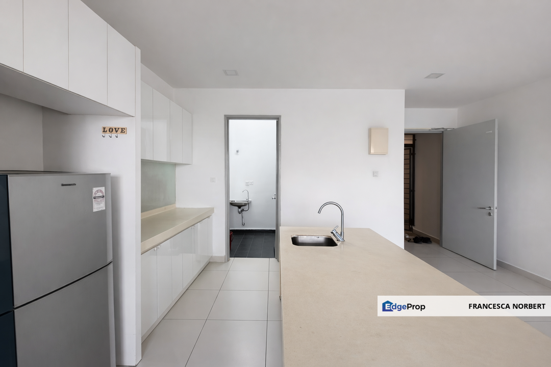 BEST PRICE 3-Bedroom with Balcony for Sale at Cristal Serin Cyberjaya Below Bank Value Low Density Residence, Selangor, Cyberjaya