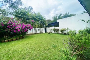 FACING OPEN DOUBLE STOREY TAMAN MELAWATI KUALA LUMPUR TERRACE HOUSE FOR SALE 