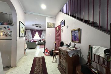 FACING OPEN DOUBLE STOREY TAMAN MELAWATI KUALA LUMPUR TERRACE HOUSE FOR SALE 
