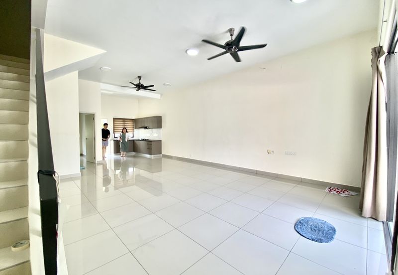 Monet Lily @ Sunsuria City