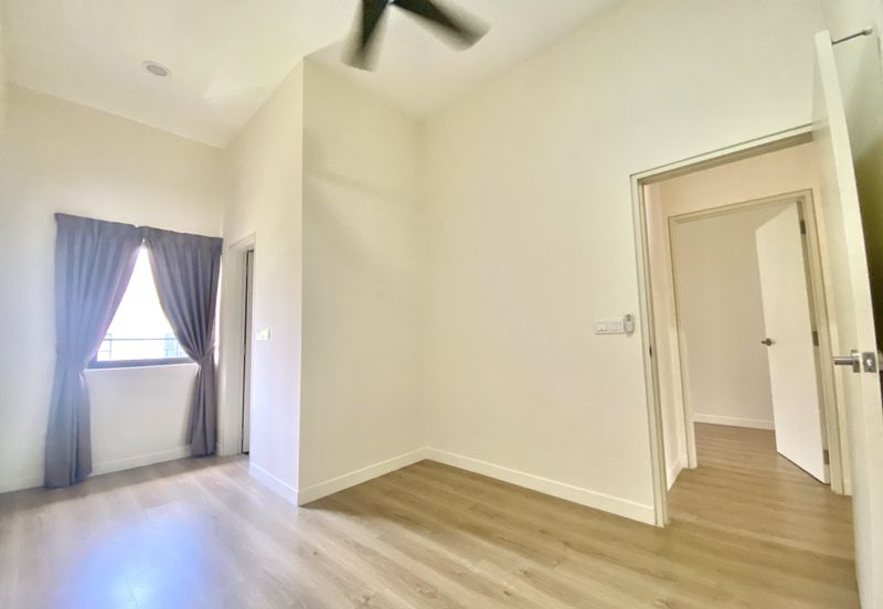 Monet Lily @ Sunsuria City