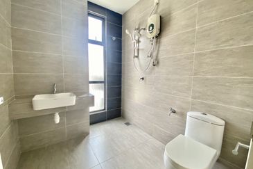 Monet Lily @ Sunsuria City