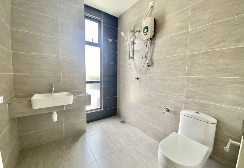 Monet Lily @ Sunsuria City