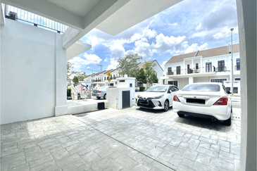 Monet Lily @ Sunsuria City