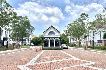 Monet Lily @ Sunsuria City