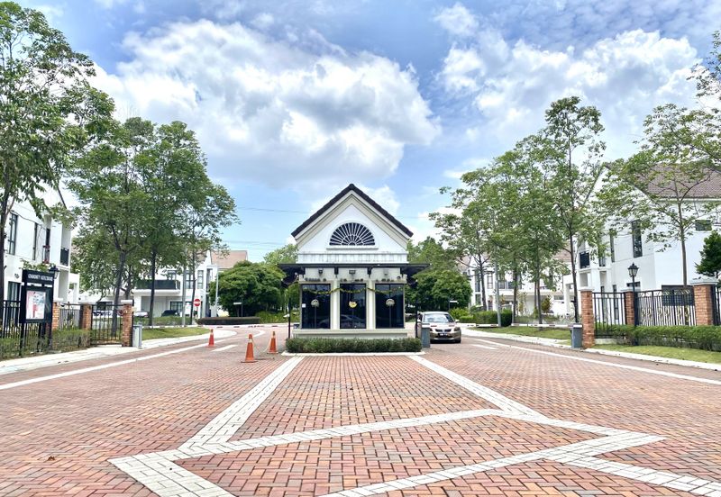 Monet Lily @ Sunsuria City