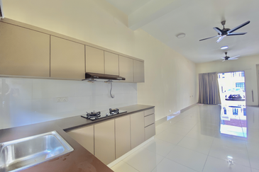 Monet Lily @ Sunsuria City