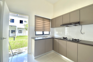 Monet Lily @ Sunsuria City