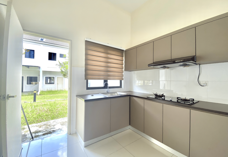 Monet Lily @ Sunsuria City