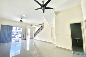 Monet Lily @ Sunsuria City