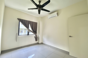 Monet Lily @ Sunsuria City