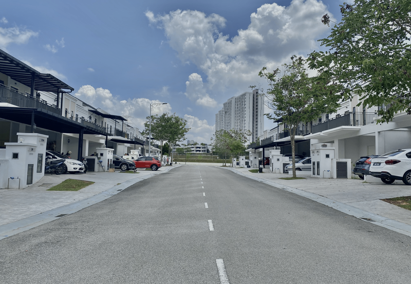 Monet Lily @ Sunsuria City