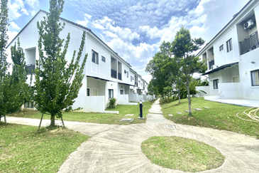 Monet Lily @ Sunsuria City