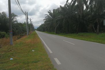 屋业地出售 45acres ZONED RESIDENTIAL LAND