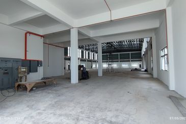 崭新半独立厂 NEW 96x208 SEMI DETACHED FACTORY