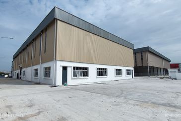 崭新半独立厂 NEW 96x208 SEMI DETACHED FACTORY