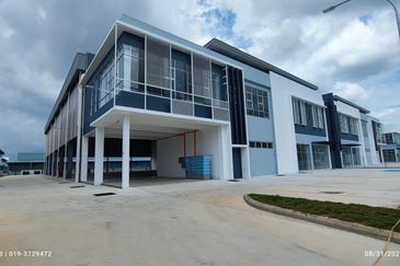 崭新半独立厂 NEW 95x335 SEMI DETACHED FACTORY