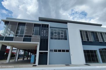 崭新半独立厂 NEW 95x335 SEMI DETACHED FACTORY