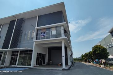 崭新半独立厂 NEW 95x335 SEMI DETACHED FACTORY