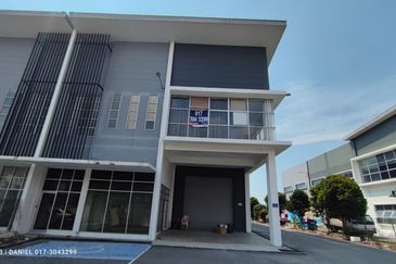 崭新半独立厂 NEW 95x335 SEMI DETACHED FACTORY