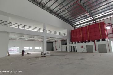 崭新半独立厂 NEW 95x335 SEMI DETACHED FACTORY