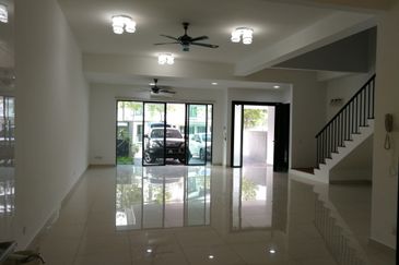 Duta Villa, Setia Alam