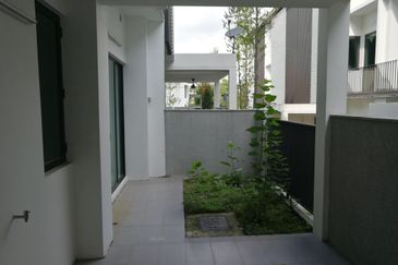 Duta Villa, Setia Alam