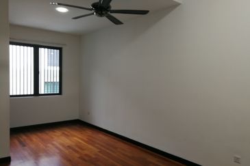 Duta Villa, Setia Alam