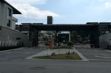 Duta Villa, Setia Alam