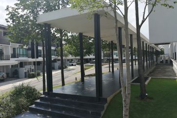 Duta Villa, Setia Alam