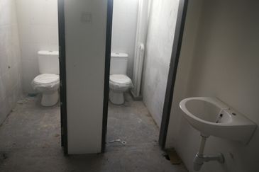 链接式厂 1¹/₂ STOREY SERVICE LINK FACTORY